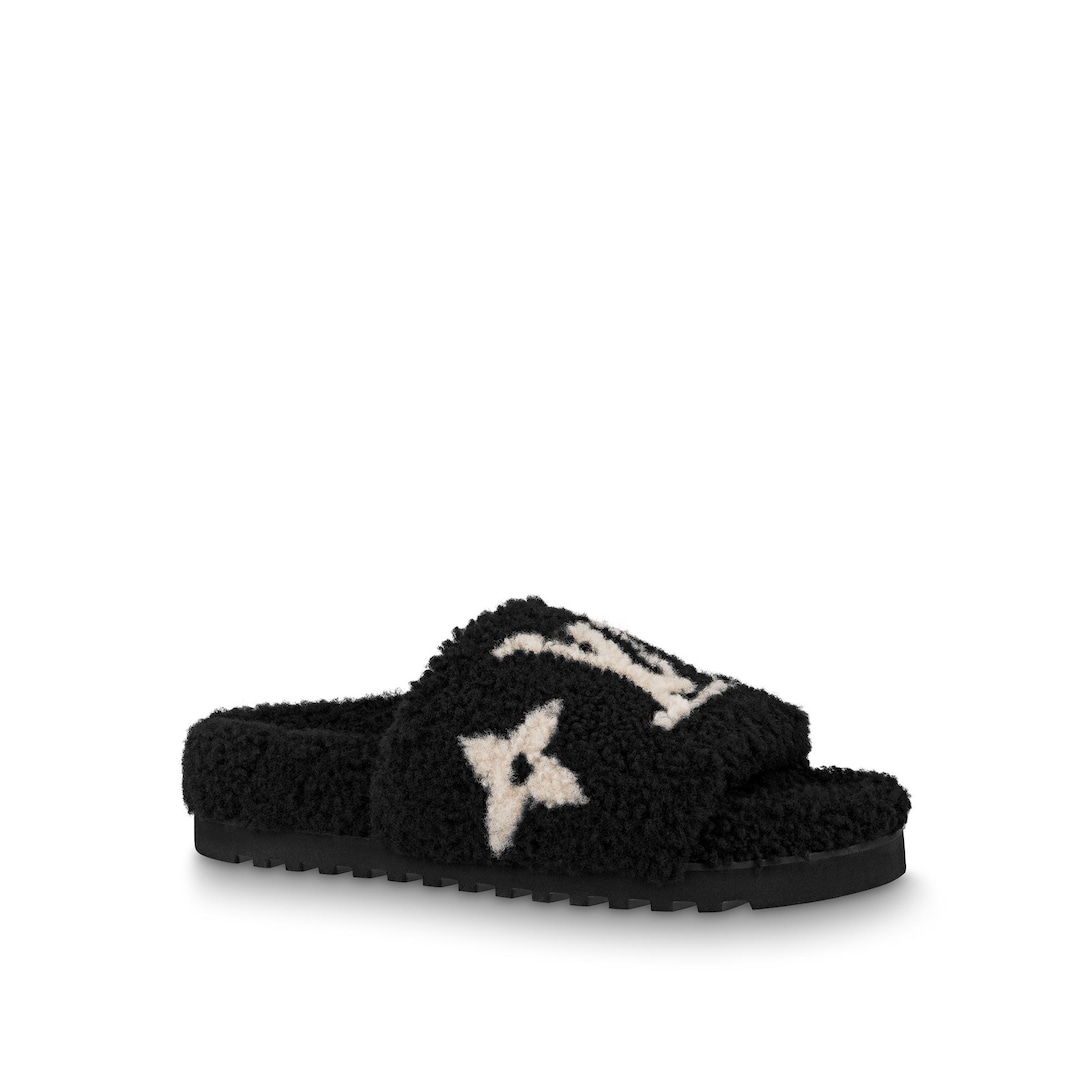 Louis vuitton 2025 shearling slippers